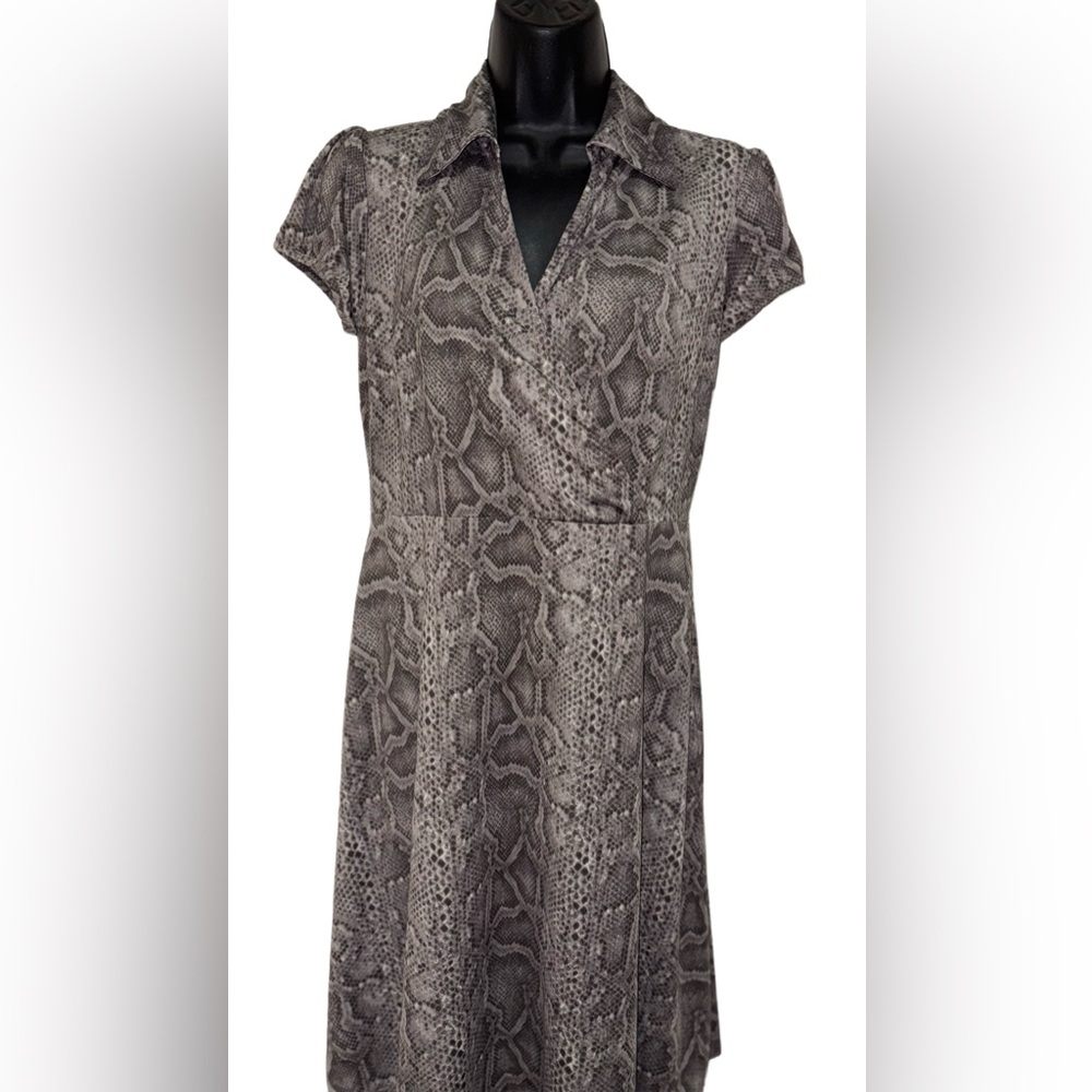 Snake Print Surplice Cap-Sleeve Dress in Gray❤️NEW❤️